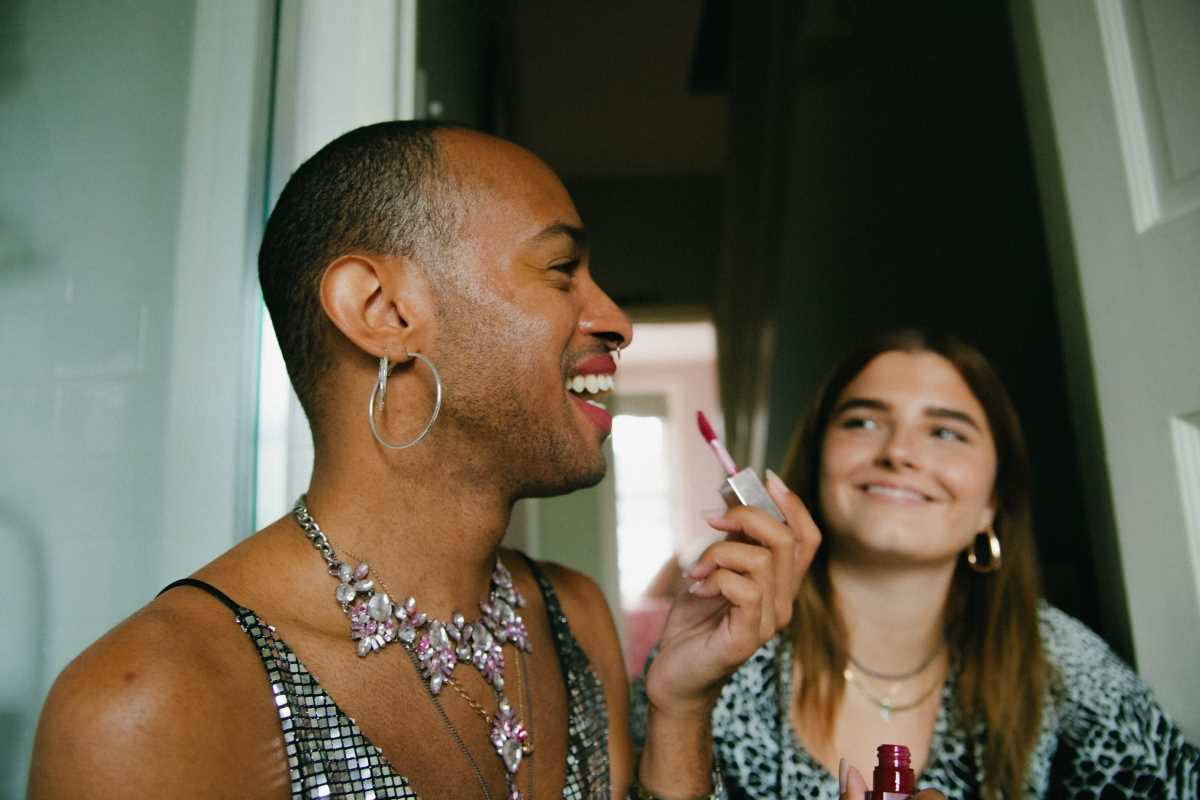 How to Find the Humor in Every Awkward First Date